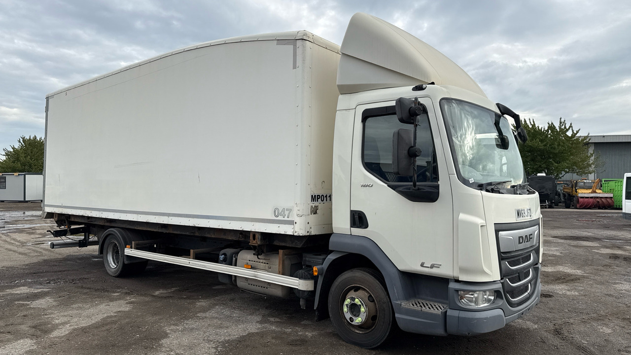 DAF LF 180 - Camião furgão: foto 1 DAF LF 180 - Camião furgão: foto 1