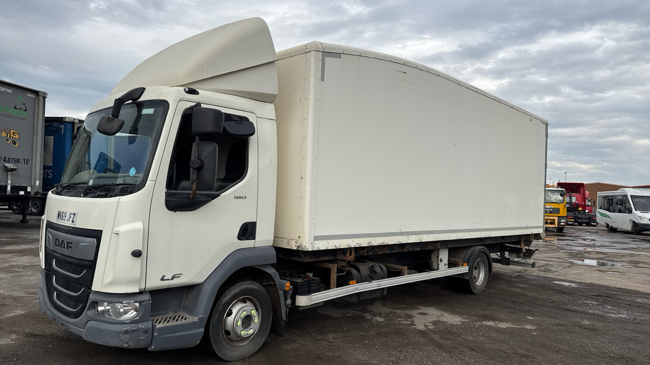 DAF LF 180 - Camião furgão: foto 2 DAF LF 180 - Camião furgão: foto 2