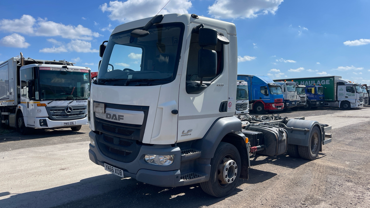 DAF LF 220 - Camião chassi: foto 2 DAF LF 220 - Camião chassi: foto 2