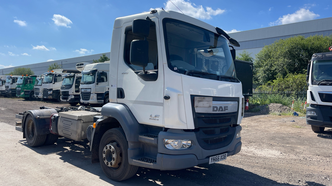 DAF LF 220 - Camião chassi: foto 1 DAF LF 220 - Camião chassi: foto 1
