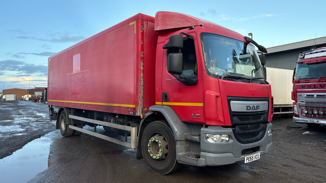 DAF LF 220 - Camião furgão: foto 2 DAF LF 220 - Camião furgão: foto 2