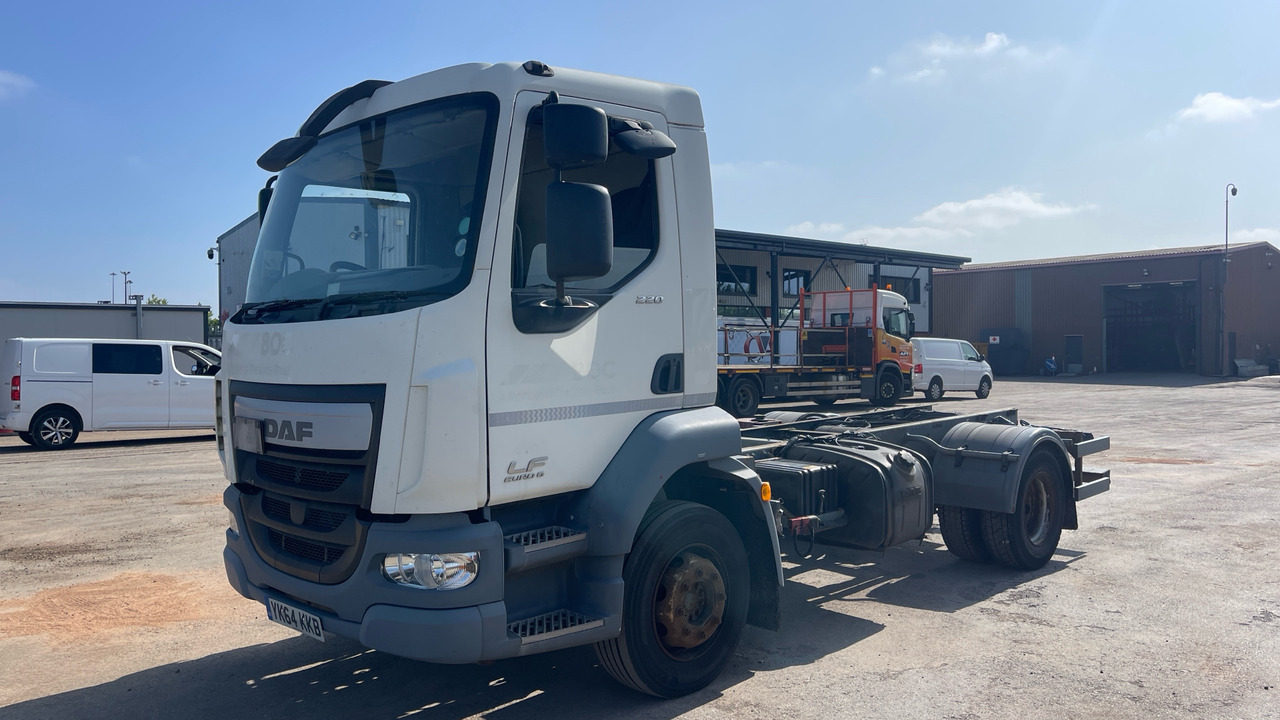 DAF LF 220 - Camião chassi: foto 2 DAF LF 220 - Camião chassi: foto 2