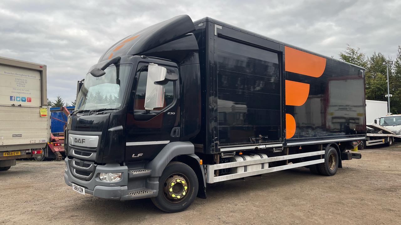 DAF LF 230 - Camião furgão: foto 2 DAF LF 230 - Camião furgão: foto 2