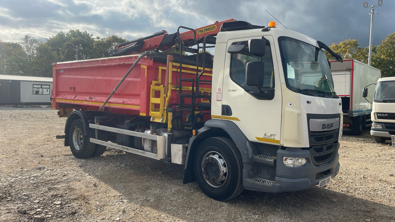 DAF LF 230 - Camião basculante, Camião grua: foto 1 DAF LF 230 - Camião basculante, Camião grua: foto 1