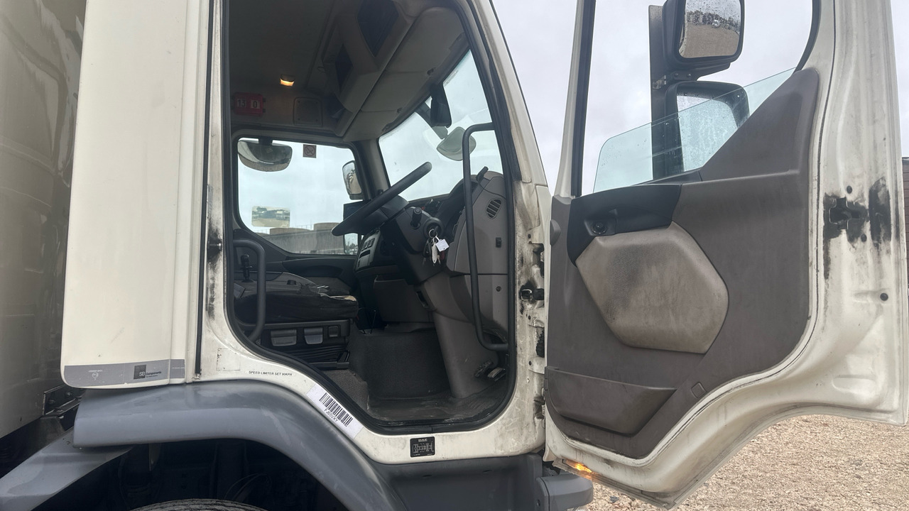 DAF LF 250 - Camião de lona: foto 5 DAF LF 250 - Camião de lona: foto 5