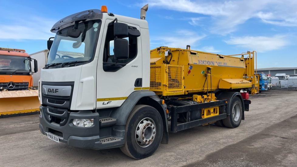 DAF LF 260 18 TONNE - Camião basculante: foto 2 DAF LF 260 18 TONNE - Camião basculante: foto 2