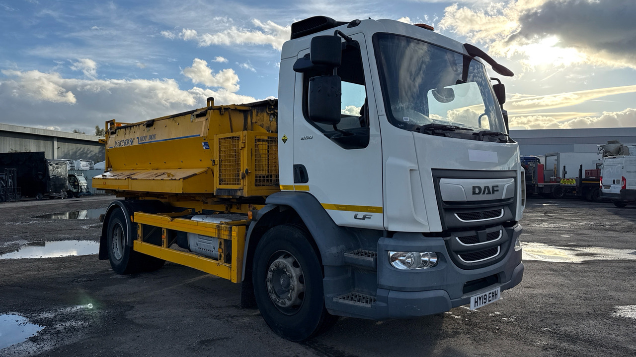 DAF LF 260 - Máquina de asfalto: foto 1 DAF LF 260 - Máquina de asfalto: foto 1