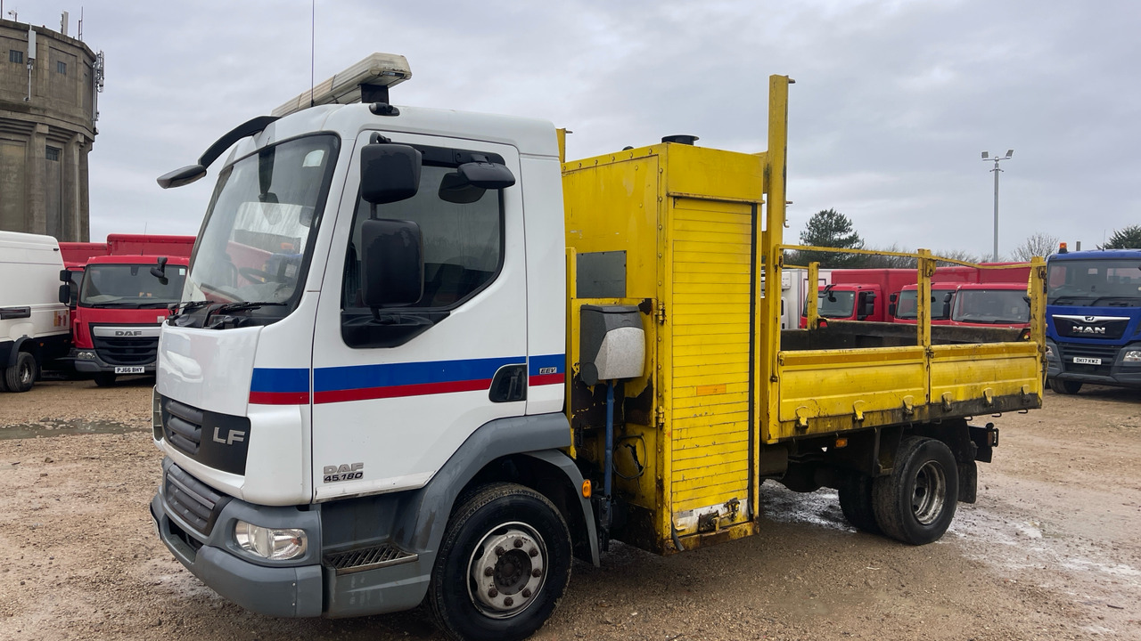 DAF LF 45.180 - Camião basculante: foto 2 DAF LF 45.180 - Camião basculante: foto 2