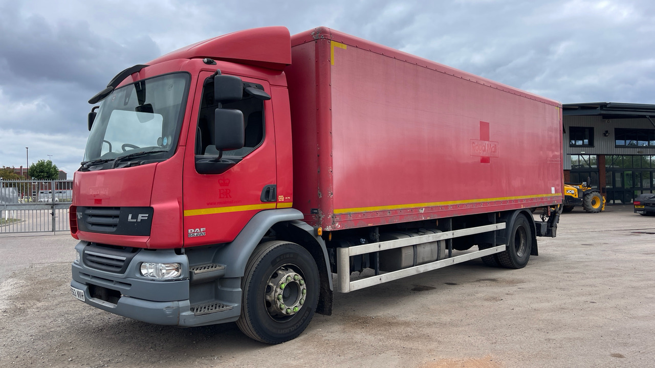 DAF LF 55.220 - Camião furgão: foto 2 DAF LF 55.220 - Camião furgão: foto 2