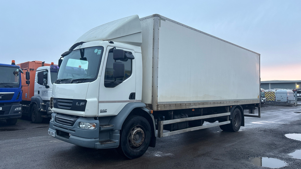 DAF LF 55.220 - Camião furgão: foto 2 DAF LF 55.220 - Camião furgão: foto 2