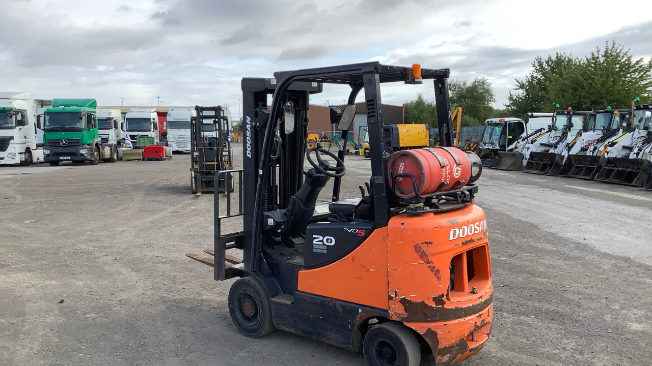 DOOSAN PRO-20 - Empilhadeira a gás: foto 4 DOOSAN PRO-20 - Empilhadeira a gás: foto 4