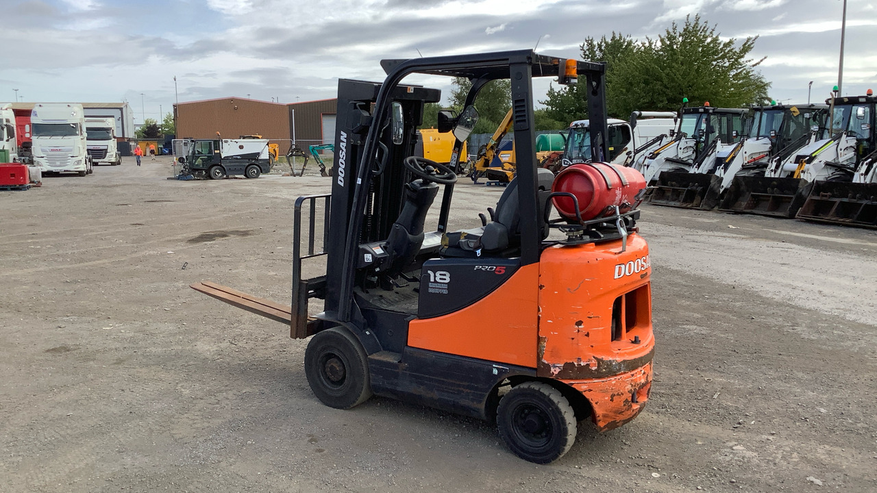 DOOSAN PRO5-18 - Empilhadeira a gás: foto 4 DOOSAN PRO5-18 - Empilhadeira a gás: foto 4