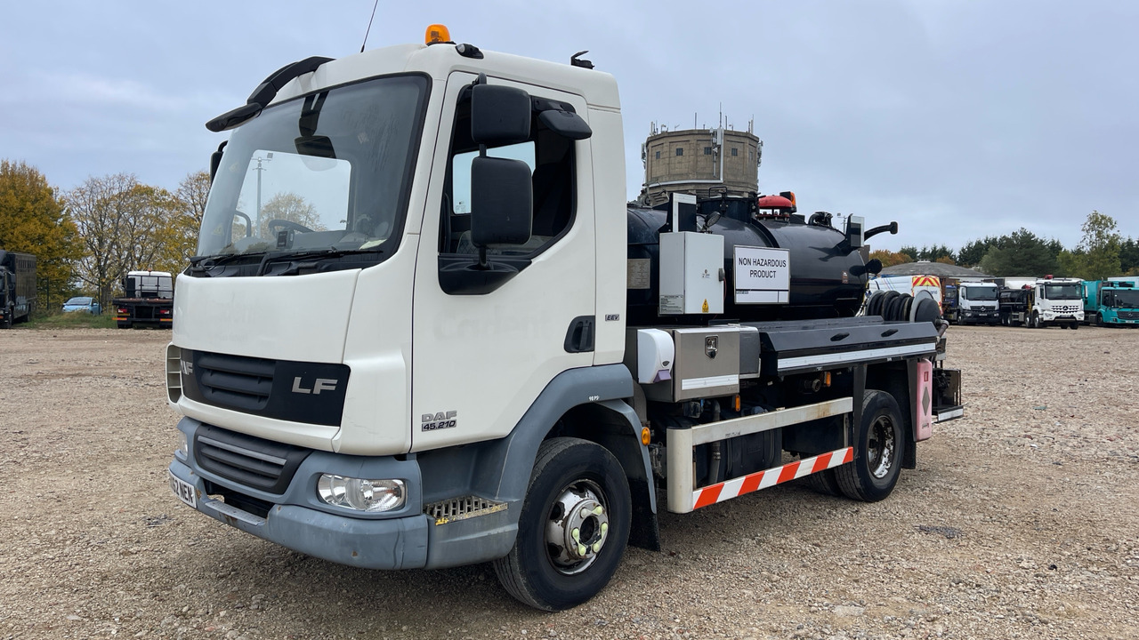 Daf LF 45.210 - Caminhão limpa fossa: foto 2 Daf LF 45.210 - Caminhão limpa fossa: foto 2