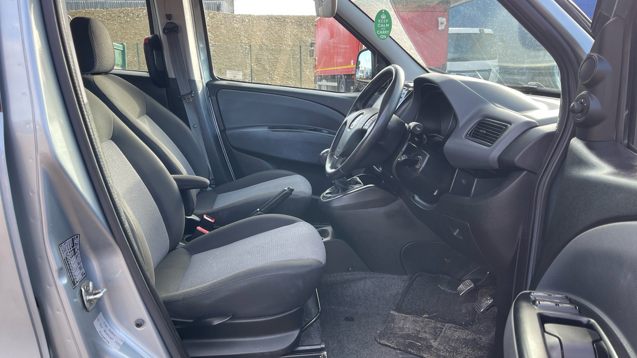 FIAT DOBLO 1.6 Multijet 105PS - Carrinha: foto 5 FIAT DOBLO 1.6 Multijet 105PS - Carrinha: foto 5