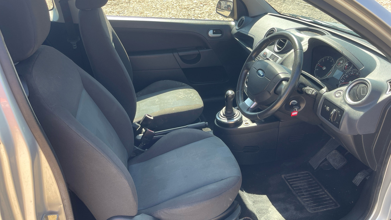 FORD FIESTA 1.4 ZETEC - Hatchback: foto 5 FORD FIESTA 1.4 ZETEC - Hatchback: foto 5