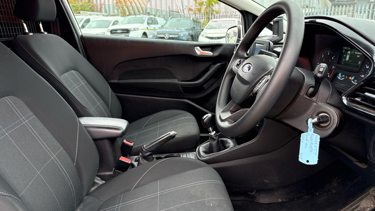 FORD FIESTA 1.5 TDCi - Automóvel: foto 5 FORD FIESTA 1.5 TDCi - Automóvel: foto 5