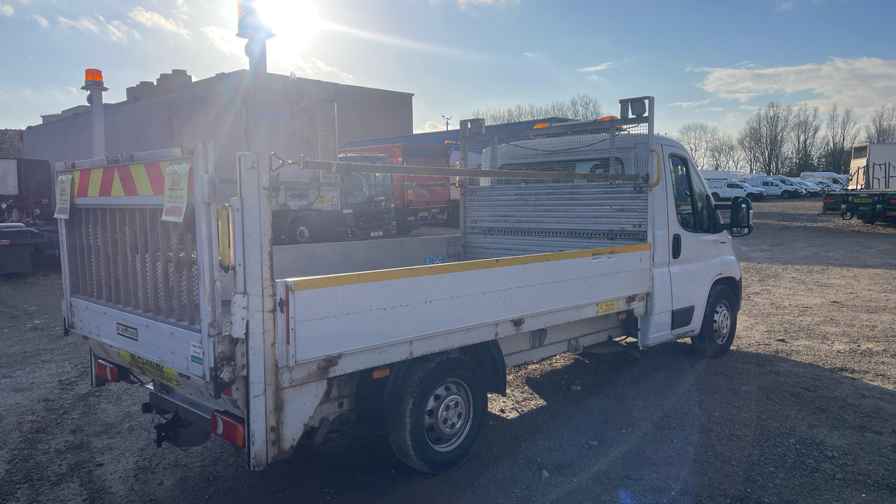 Fiat Ducato 35 35 MAXI 2.3 MULTIJET 130PS - Carrinha de caixa aberta: foto 4 Fiat Ducato 35 35 MAXI 2.3 MULTIJET 130PS - Carrinha de caixa aberta: foto 4