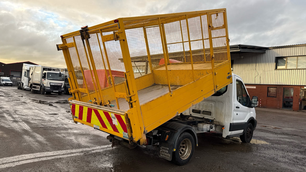 Ford Transit 350 2.0 TDCI 130PS - Carrinha basculante: foto 4 Ford Transit 350 2.0 TDCI 130PS - Carrinha basculante: foto 4