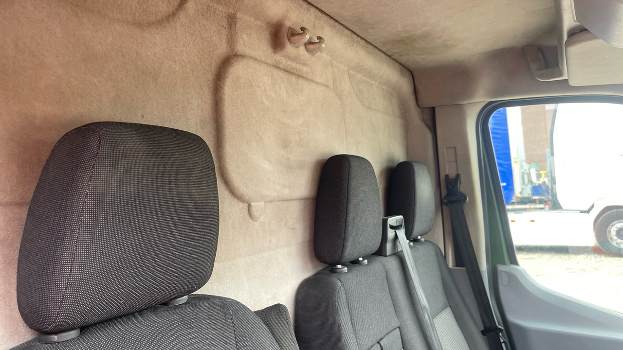 Furgão Ford Transit 350 2.0 TDCi 130ps: foto 8 Furgão Ford Transit 350 2.0 TDCi 130ps: foto 8