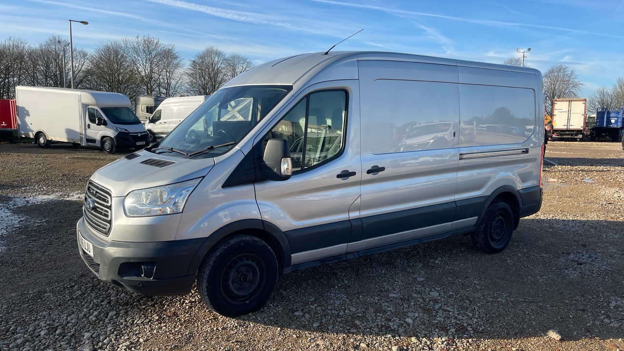 Ford Transit 350 TREND 2.2 TDCi 125ps - Furgão: foto 2 Ford Transit 350 TREND 2.2 TDCi 125ps - Furgão: foto 2