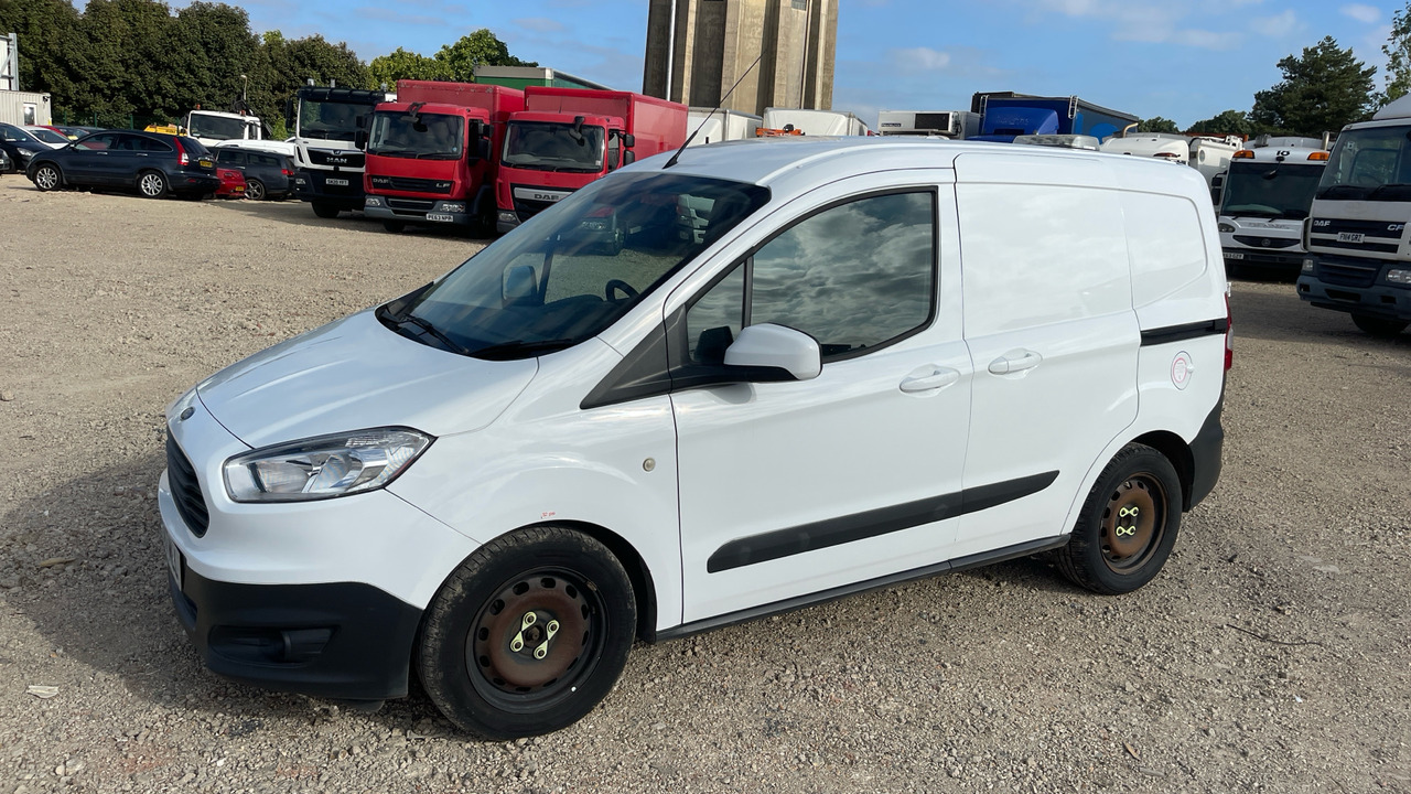 Ford Transit Courier 1.5 TDCI 95PS - Furgão compacto: foto 2 Ford Transit Courier 1.5 TDCI 95PS - Furgão compacto: foto 2