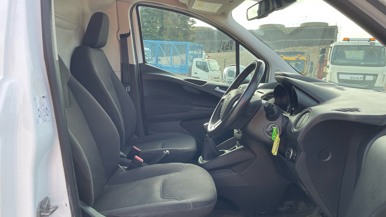 Ford Transit Courier 1.5 TDCI 95PS - Furgão compacto: foto 5 Ford Transit Courier 1.5 TDCI 95PS - Furgão compacto: foto 5
