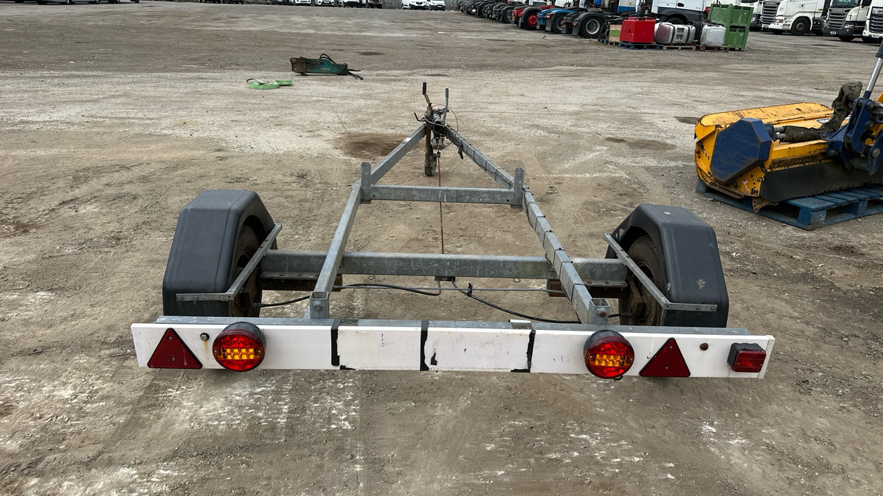 HALING CANOE CARRIER CHASSIS - Reboque porta máquinas: foto 5 HALING CANOE CARRIER CHASSIS - Reboque porta máquinas: foto 5