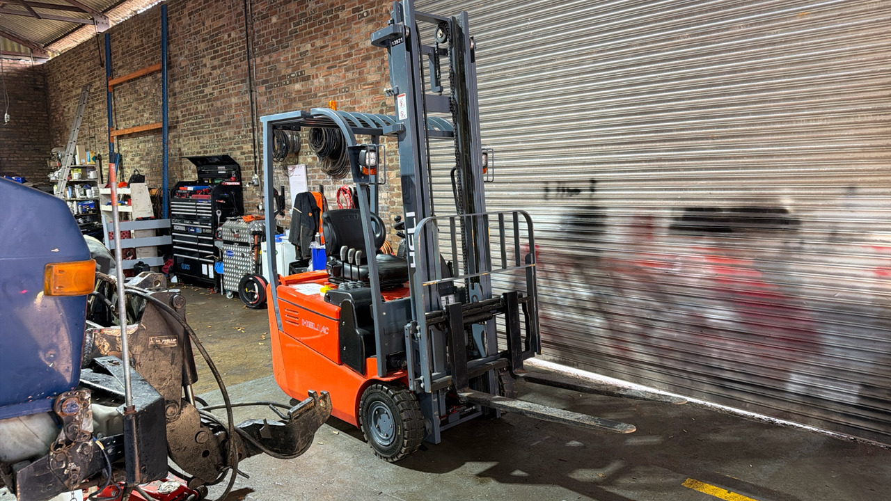 HELI FB315 - Empilhadeira elétrica: foto 1 HELI FB315 - Empilhadeira elétrica: foto 1