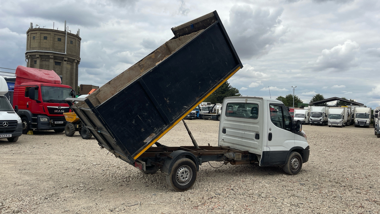IVECO DAILY 35-140 - Carrinha basculante: foto 4 IVECO DAILY 35-140 - Carrinha basculante: foto 4