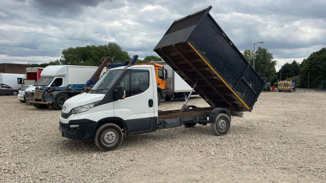 IVECO DAILY 35-140 - Carrinha basculante: foto 2 IVECO DAILY 35-140 - Carrinha basculante: foto 2