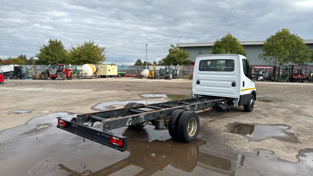 IVECO DAILY 72-180 - Camião chassi: foto 4 IVECO DAILY 72-180 - Camião chassi: foto 4