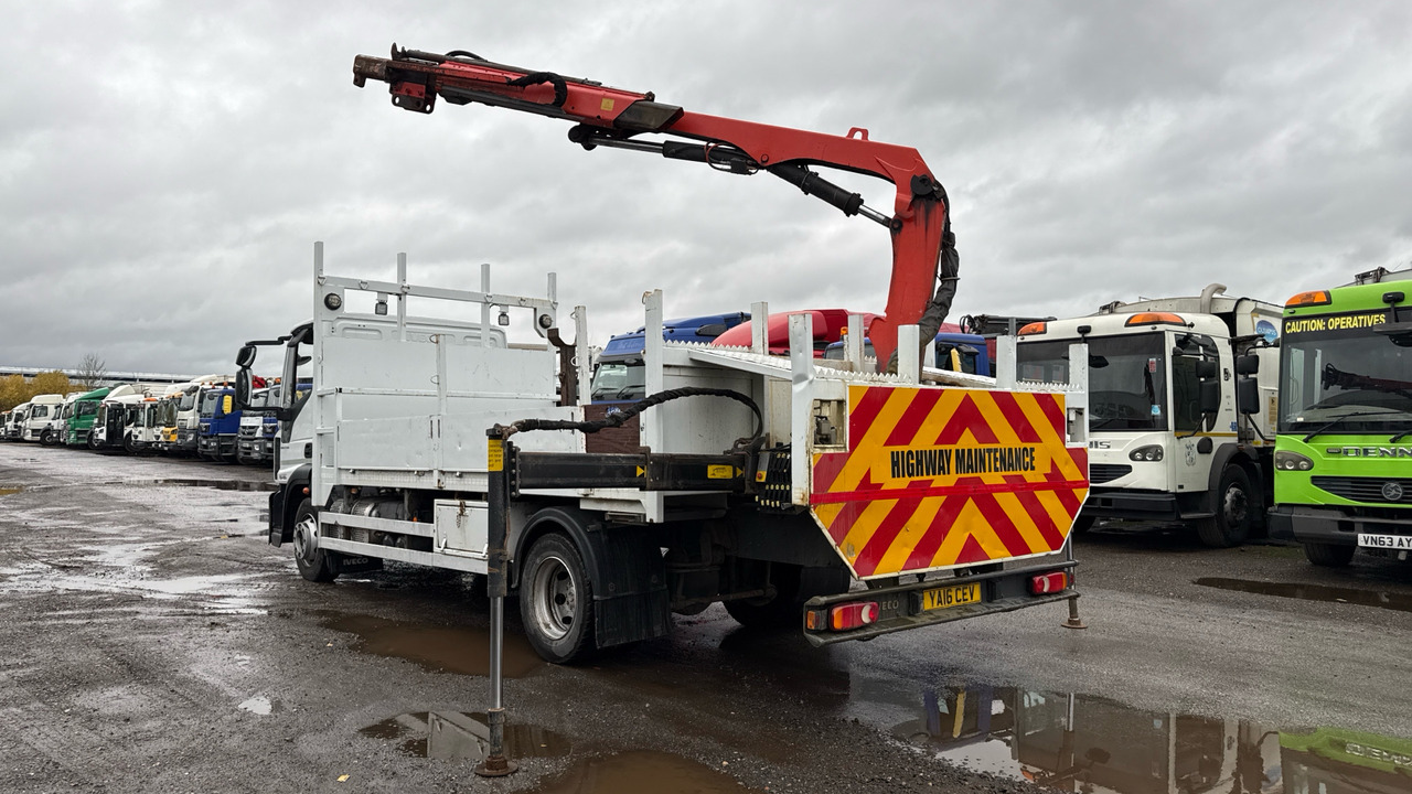 IVECO EUROCARGO 120-190 - Camião de caixa aberta/ Plataforma, Camião grua: foto 3 IVECO EUROCARGO 120-190 - Camião de caixa aberta/ Plataforma, Camião grua: foto 3