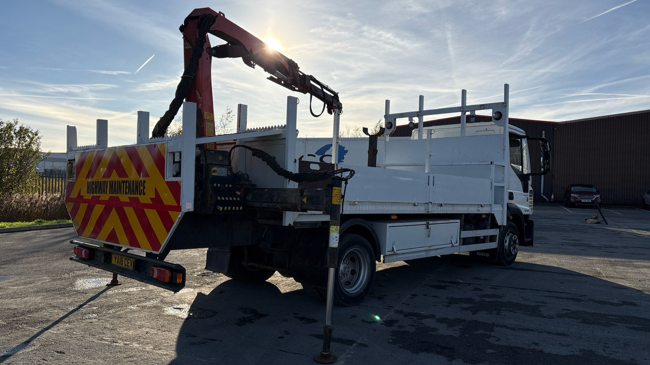 IVECO EUROCARGO 120-190 - Camião de caixa aberta/ Plataforma, Camião grua: foto 4 IVECO EUROCARGO 120-190 - Camião de caixa aberta/ Plataforma, Camião grua: foto 4