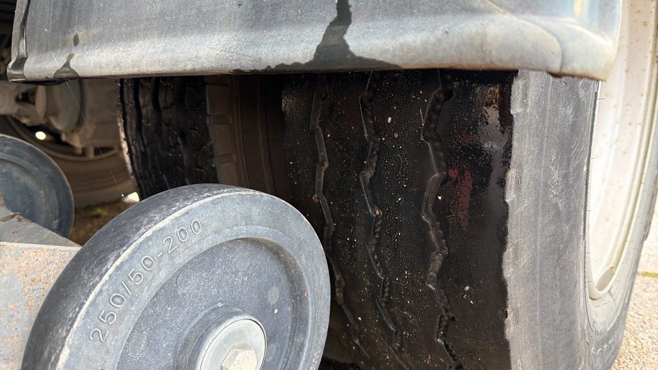 Varredora urbana IVECO EUROCARGO 150-250: foto 19