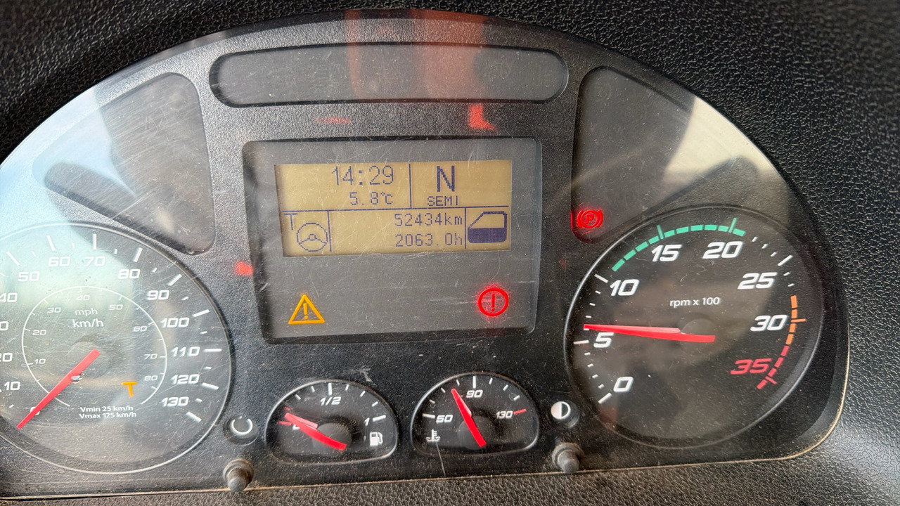 Varredora urbana IVECO EUROCARGO 150-250: foto 6