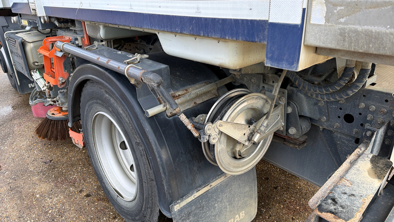Varredora urbana IVECO EUROCARGO 150-250: foto 13