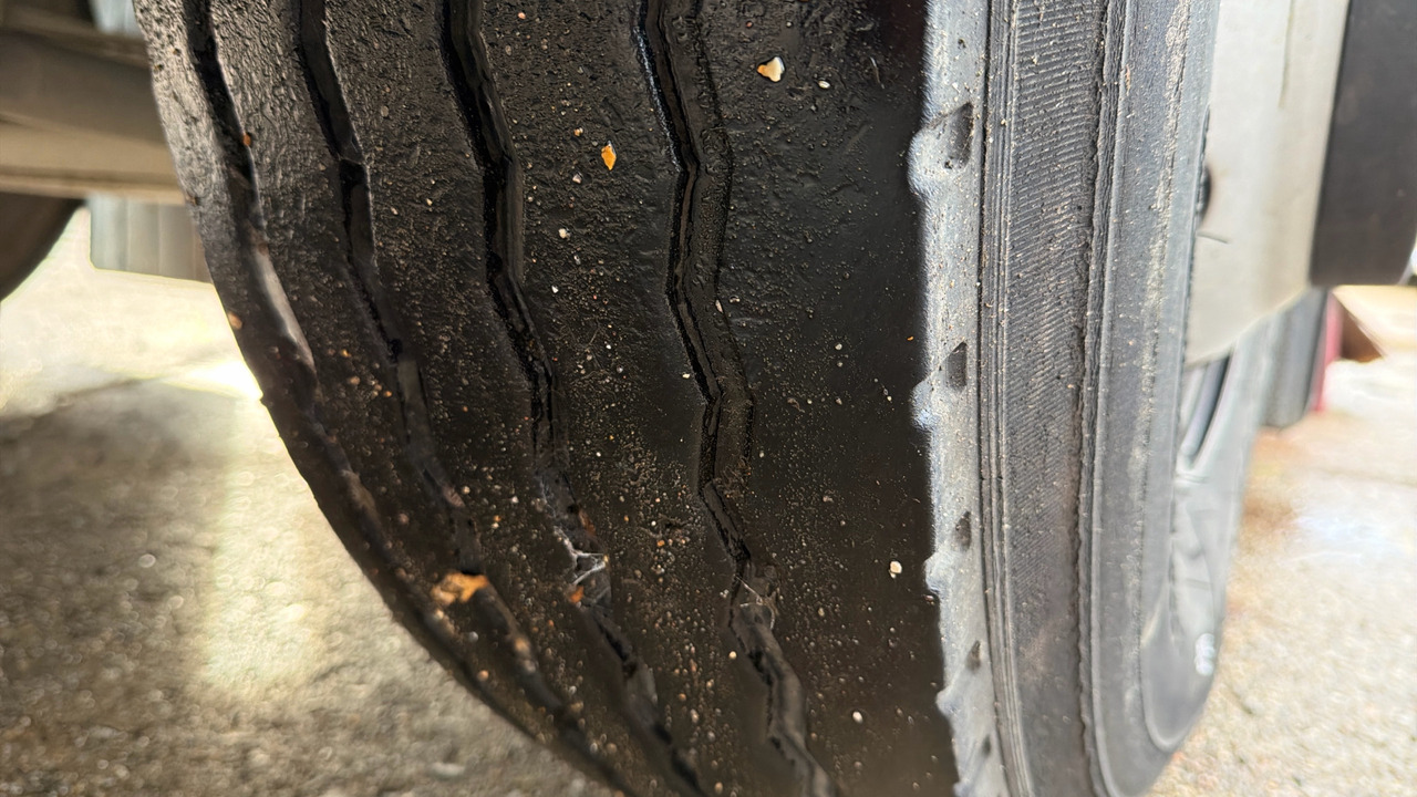 Varredora urbana IVECO EUROCARGO 150-250: foto 18