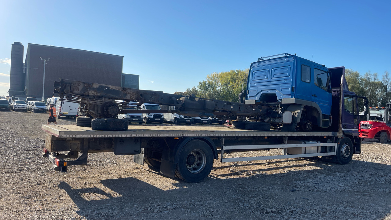 IVECO EUROCARGO 180E - Camião de caixa aberta/ Plataforma: foto 4 IVECO EUROCARGO 180E - Camião de caixa aberta/ Plataforma: foto 4