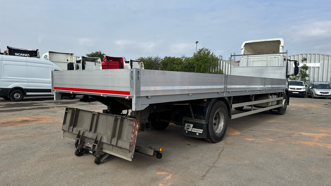IVECO EUROCARGO 180E25 - Camião de caixa aberta/ Plataforma: foto 4 IVECO EUROCARGO 180E25 - Camião de caixa aberta/ Plataforma: foto 4