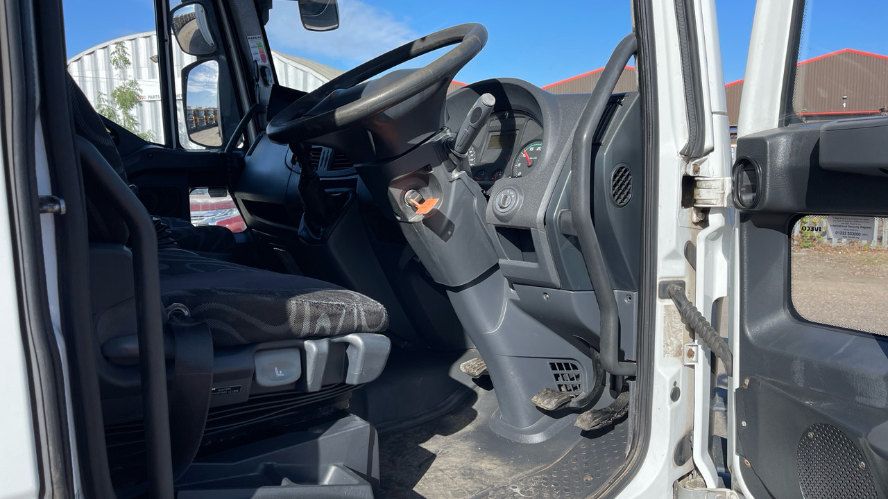 IVECO EUROCARGO 75E - Camião de lona: foto 5 IVECO EUROCARGO 75E - Camião de lona: foto 5