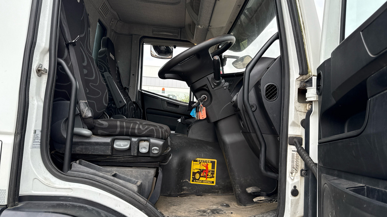IVECO TRAKKER 360 - Caminhão limpa fossa: foto 5 IVECO TRAKKER 360 - Caminhão limpa fossa: foto 5