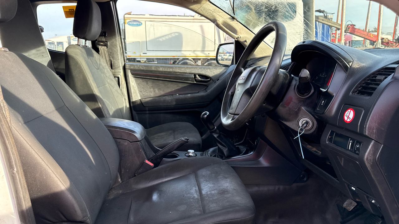 Isuzu D-Max 2.5TD - Pick-up, Carrinha cabine dupla: foto 5 Isuzu D-Max 2.5TD - Pick-up, Carrinha cabine dupla: foto 5