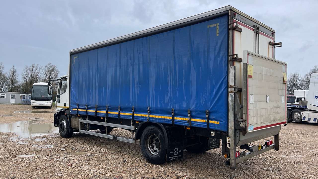 Iveco Eurocargo 180E25 - Camião de lona: foto 3 Iveco Eurocargo 180E25 - Camião de lona: foto 3