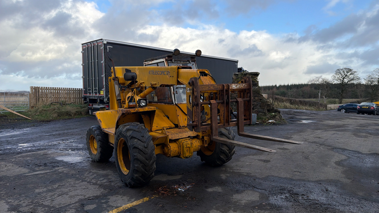 JCB 520-4 - Empilhador telescópico: foto 1 JCB 520-4 - Empilhador telescópico: foto 1