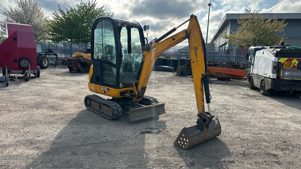 JCB 8018 CTS - Carrinha de caixa aberta: foto 5 JCB 8018 CTS - Carrinha de caixa aberta: foto 5