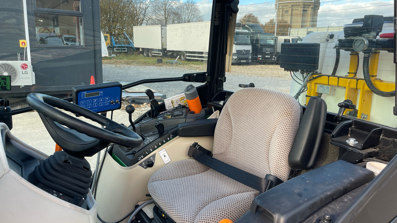 JOHN DEERE 2038R - Trator: foto 5 JOHN DEERE 2038R - Trator: foto 5