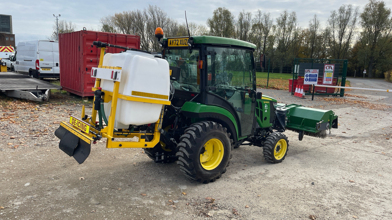 JOHN DEERE 2038R - Trator: foto 4 JOHN DEERE 2038R - Trator: foto 4