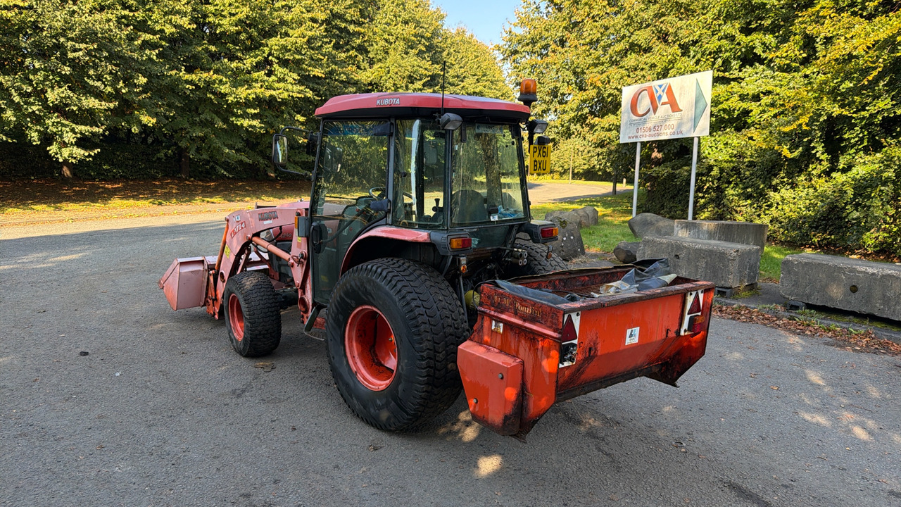 KUBOTA 4240 - Trator: foto 4 KUBOTA 4240 - Trator: foto 4