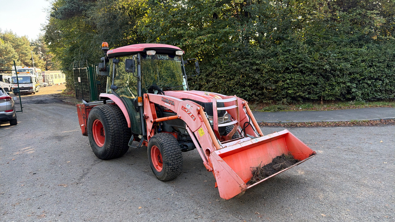 KUBOTA 4240 - Trator: foto 1 KUBOTA 4240 - Trator: foto 1