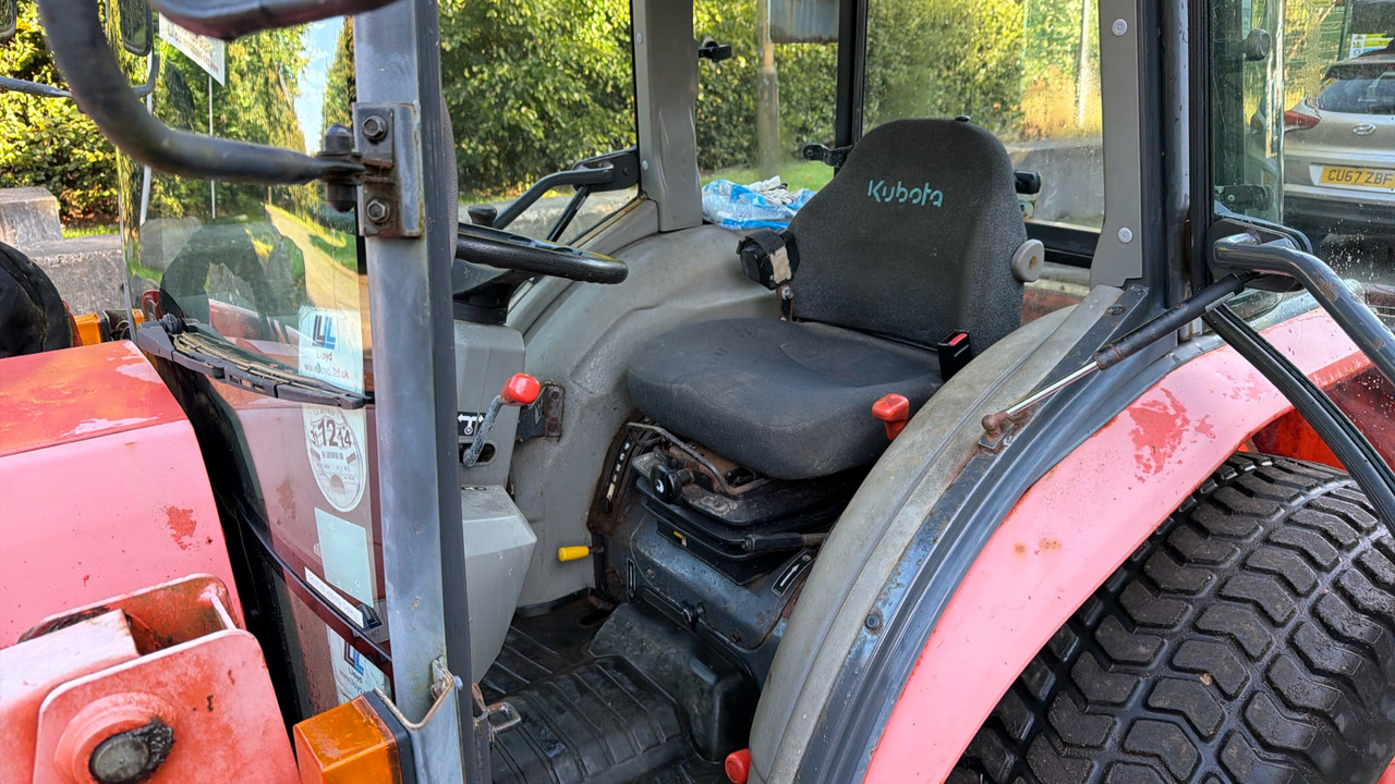 KUBOTA 4240 - Trator: foto 5 KUBOTA 4240 - Trator: foto 5